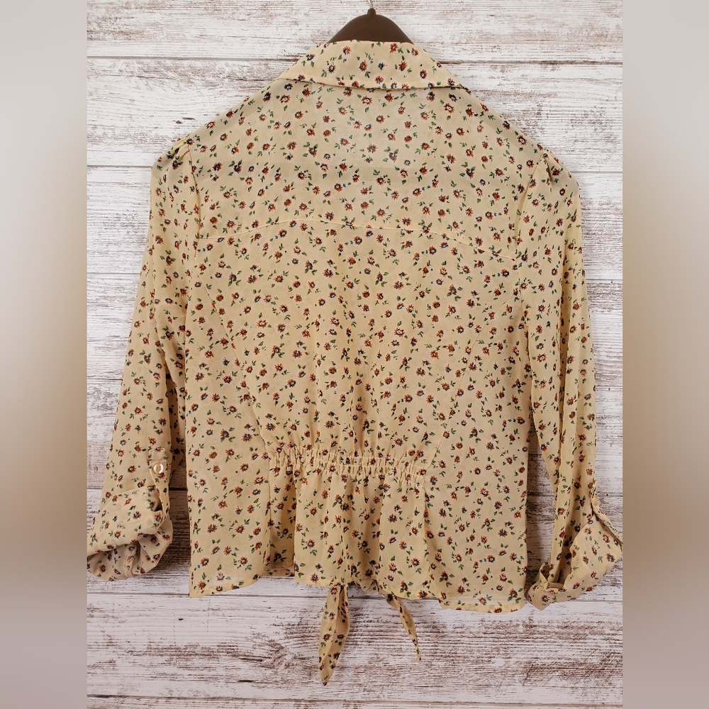 Vintage Mine Floral Crop Top Tie-Front Blouse - Picture 4 of 11